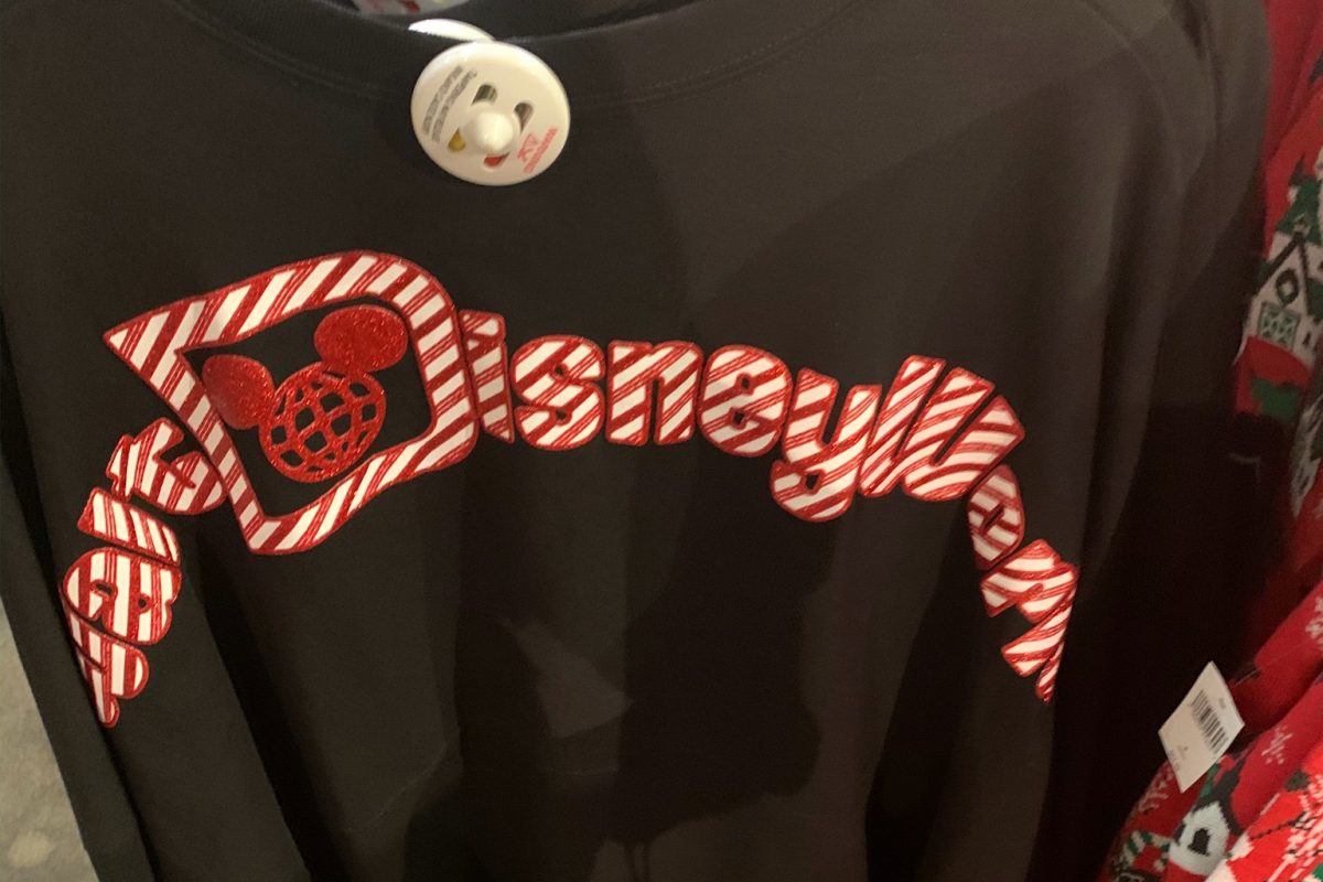 Mickey & Minnie’s Merchandise Monday – Christmas Items Are Starting To Hit The Shelves